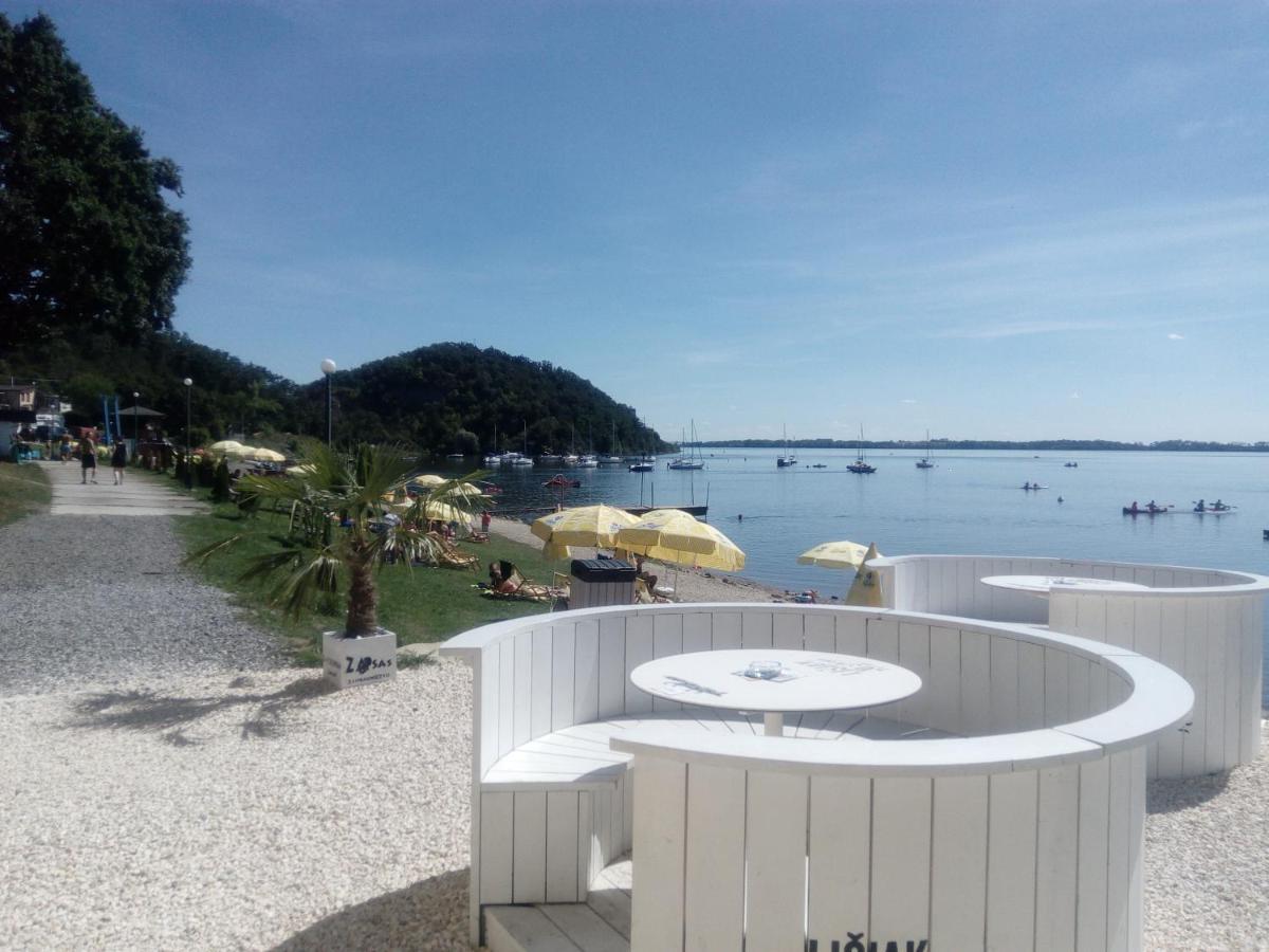 Apartmany Fantagiro Kaluža Esterno foto