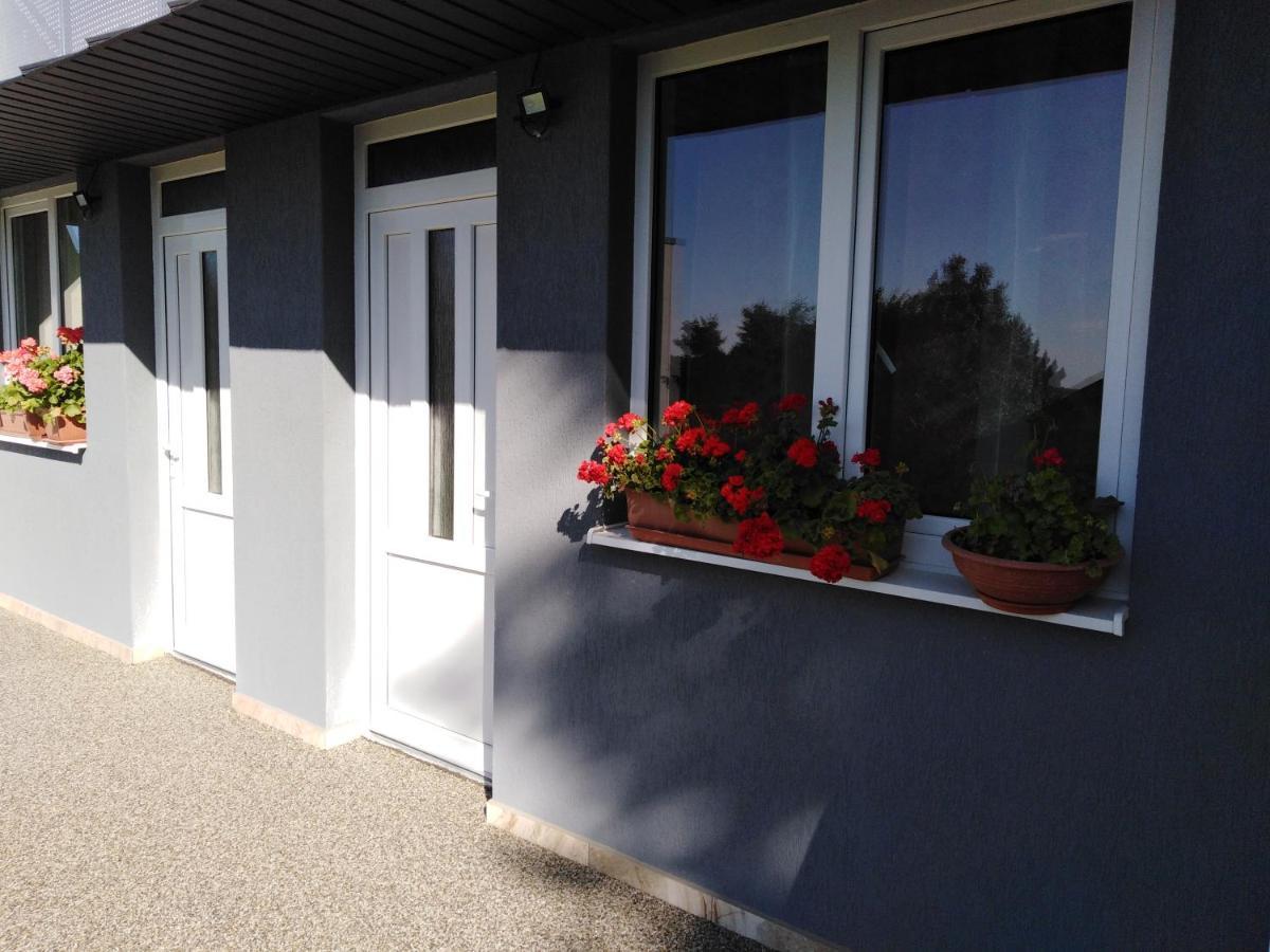 Apartmany Fantagiro Kaluža Esterno foto